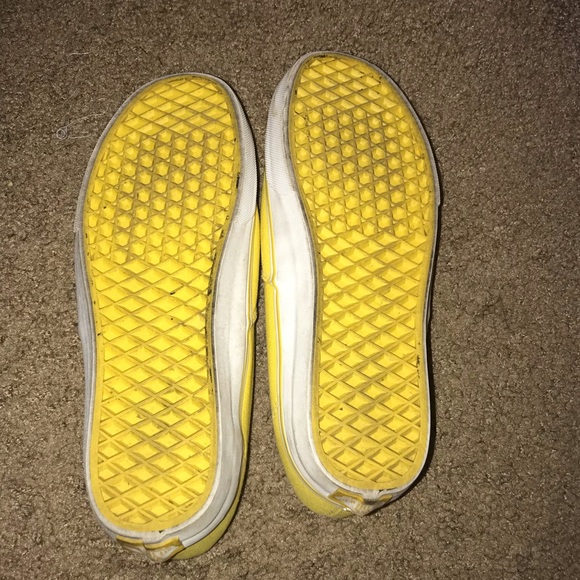 Bright yellow Vans authentic low rise shoes - Picture 3 of 4